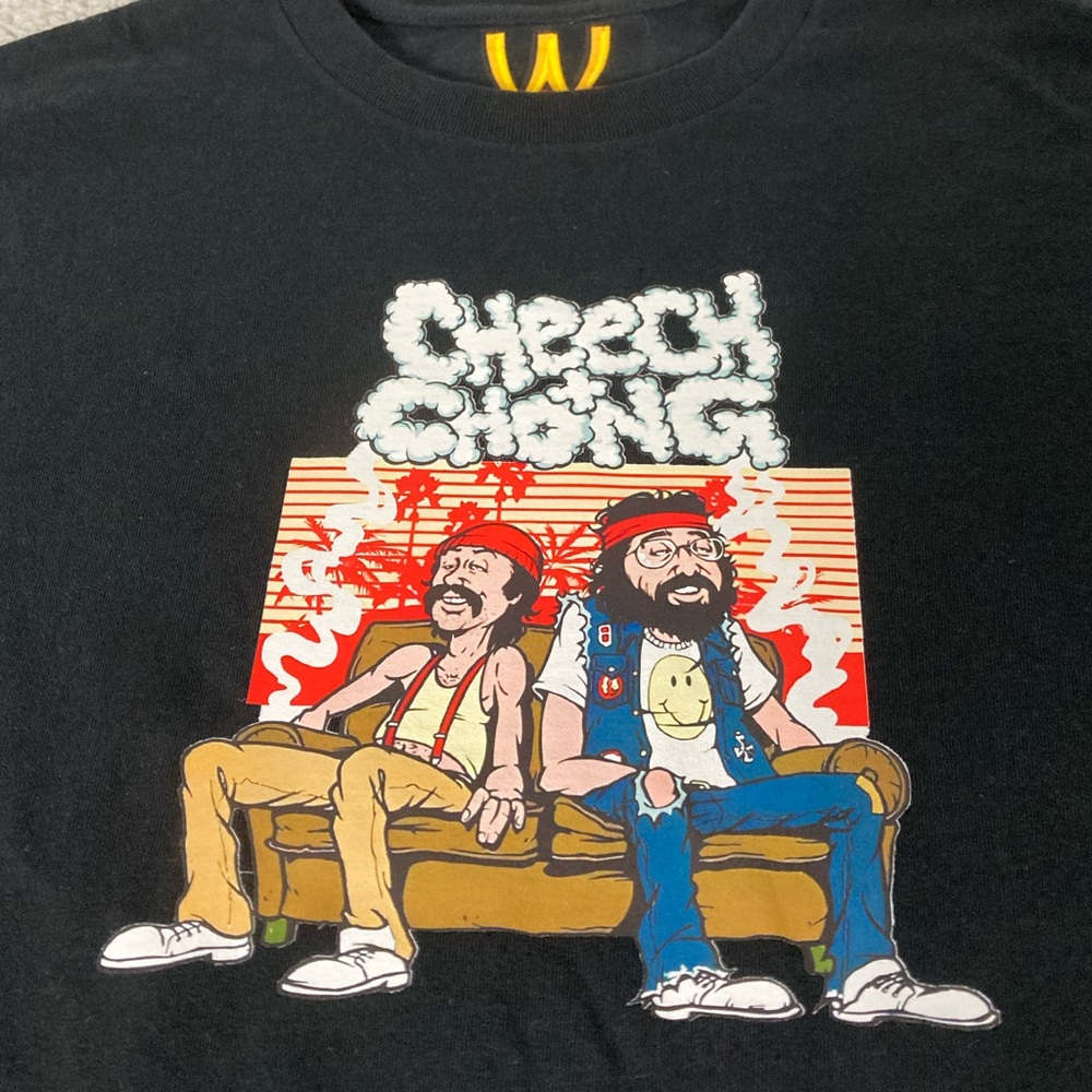 All Smoked Out | Cheech & Chong Couch Smoke and Chill Men’s Black Tee NWT